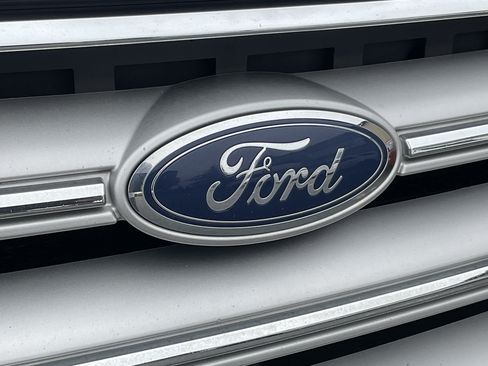 Used 2019 Ford Escape SEL AWD/4WD image 6