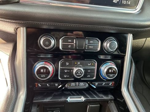 Used 2021 GMC Yukon Denali w/ Denali Premium Package image 23