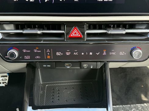 New 2025 Kia Niro Wave w/ Wave Preserve Package image 18