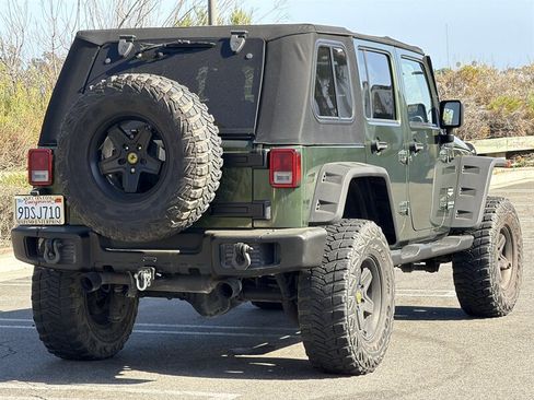 Used 2008 Jeep Wrangler Unlimited Sahara w/ Trailer Tow Group AWD/4WD image 4