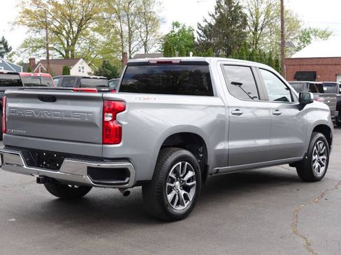 Used 2023 Chevrolet Silverado 1500 LT AWD/4WD image 4