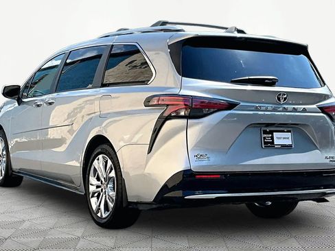 Certified 2023 Toyota Sienna Platinum FWD image 12