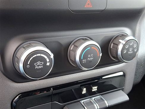 Used 2023 RAM 1500 Big Horn image 15