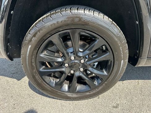 Used 2021 Jeep Grand Cherokee Laredo X RWD image 13