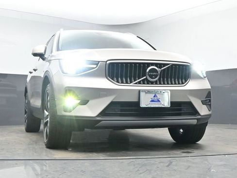 Used 2023 Volvo XC40 B5 Plus w/ Driver Assist Package image 10