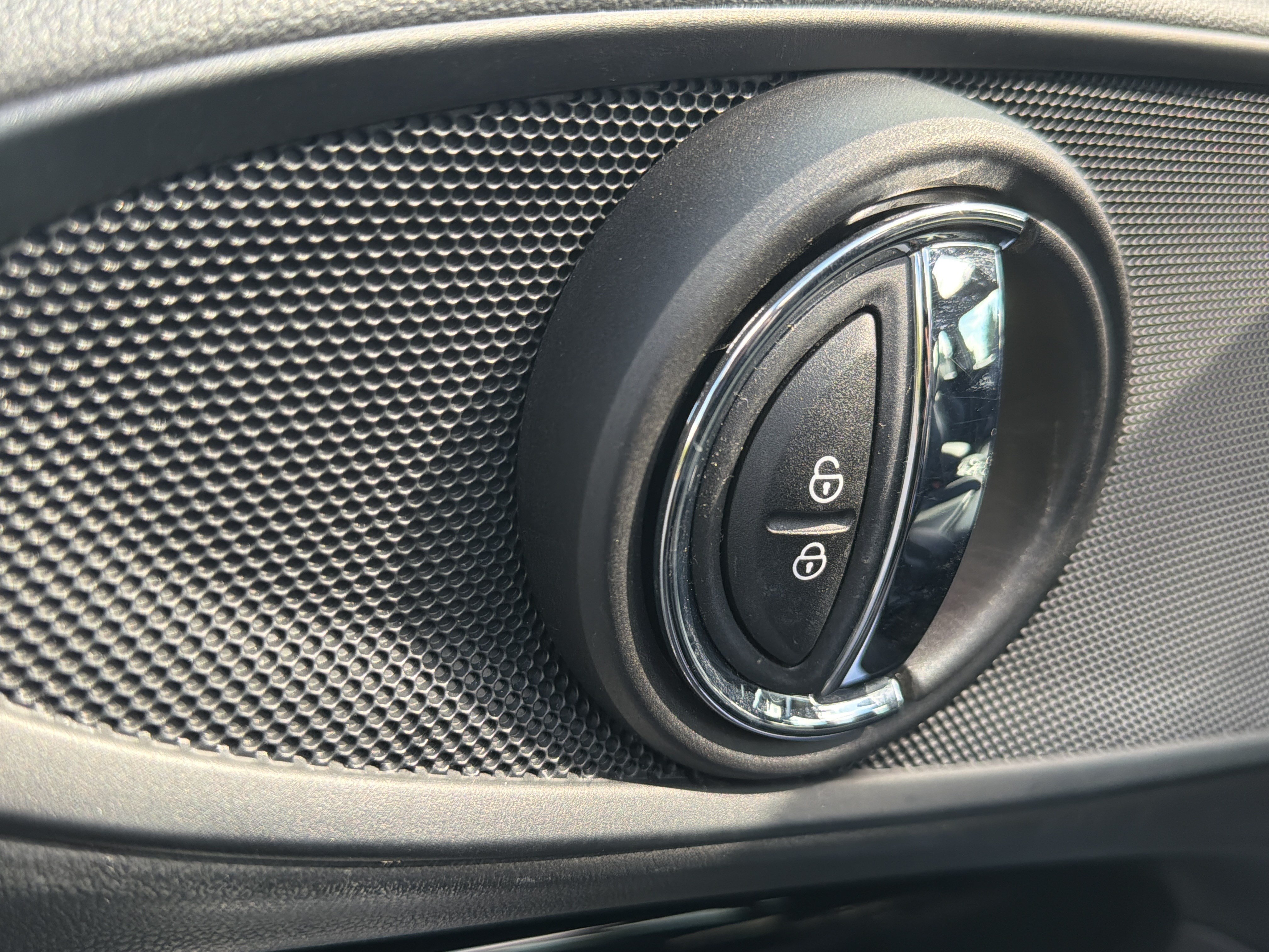 Certified 2024 MINI Cooper Clubman S FWD image 25
