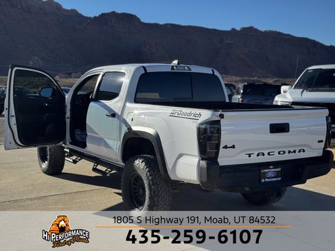 Used 2023 Toyota Tacoma TRD Off-Road image 13