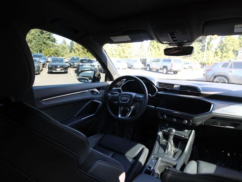 Used 2020 Audi Q3 2.0T Premium Plus image 25