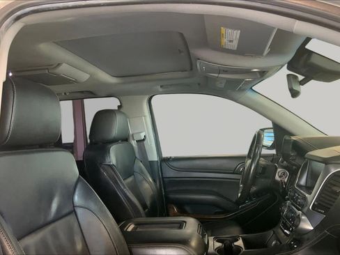 Used 2017 Chevrolet Suburban LT RWD image 13