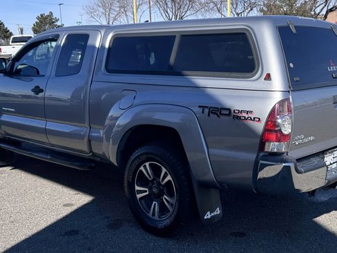 Used 2015 Toyota Tacoma 4x4 Access Cab V6 w/ TRD Off-Road Package image 5