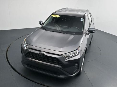 Used 2021 Toyota RAV4 XLE AWD/4WD image 21