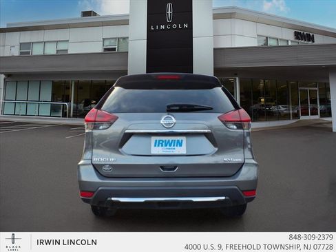 Used 2018 Nissan Rogue SV image 22