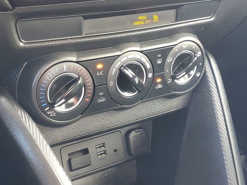 Used 2019 Toyota Yaris LE image 27