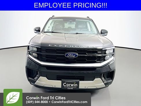 New 2026 Ford Expedition Max Platinum w/ Platinum Ultimate Package AWD/4WD image 4