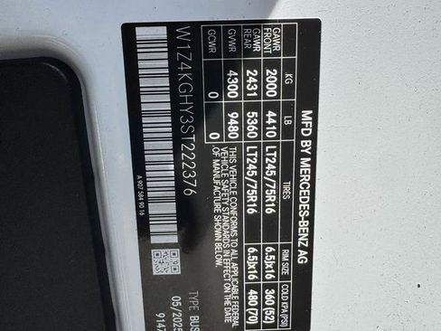 Used 2025 Mercedes-Benz Sprinter 2500 image 40
