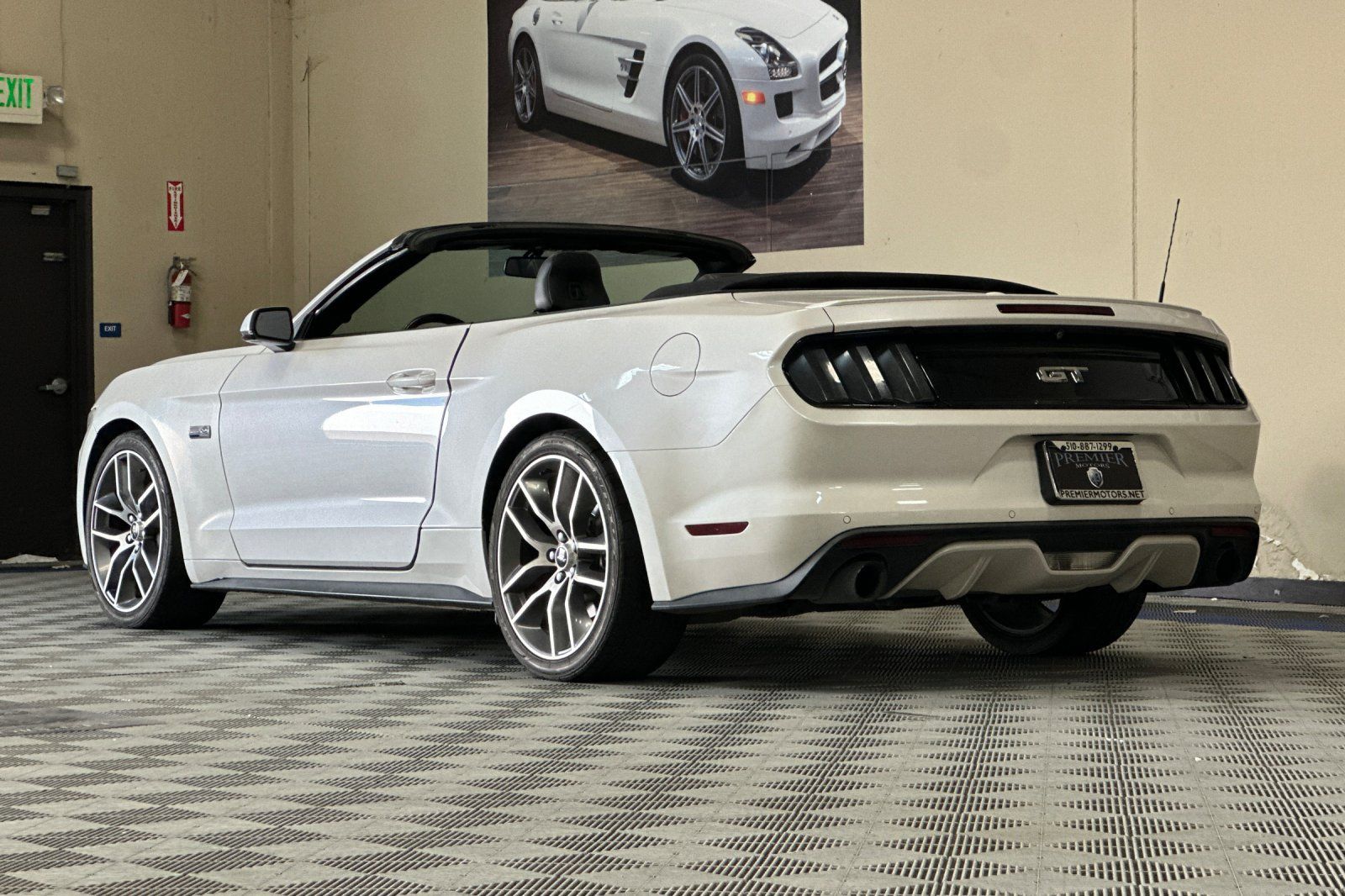 Used 2017 Ford Mustang GT Premium w/ Equipment Group 401A RWD image 6