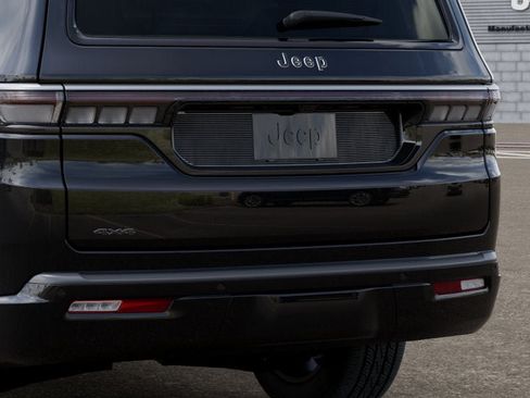New 2026 Jeep Grand Wagoneer 4WD image 13
