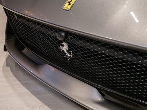Used 2019 Ferrari 812 Superfast RWD image 6