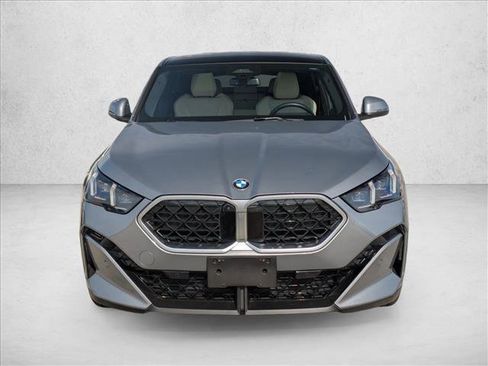 Used 2025 BMW X2 xDrive28i w/ Premium Package image 2