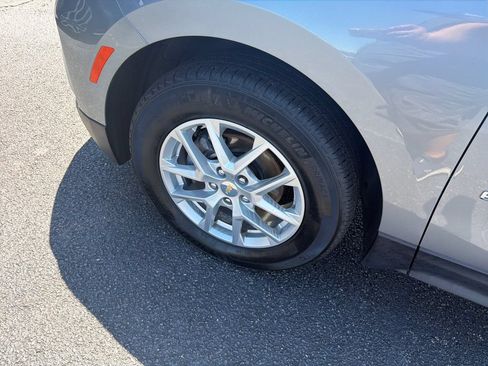 Used 2024 Chevrolet Equinox LT FWD image 28