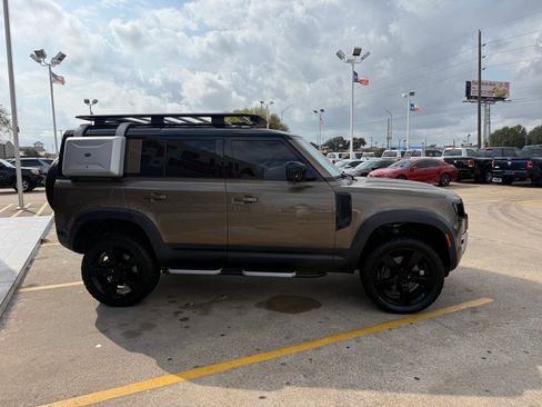 Used 2020 Land Rover Defender 110 First Edition image 15