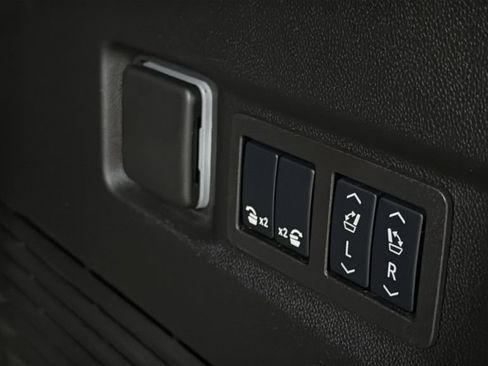 Used 2025 Chevrolet Tahoe RST w/ RST Capability Package AWD/4WD image 8