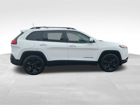 Used 2016 Jeep Cherokee Latitude w/ Cold Weather Group image 8