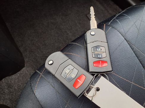 Used 2013 MAZDA MAZDA2 Sport image 17