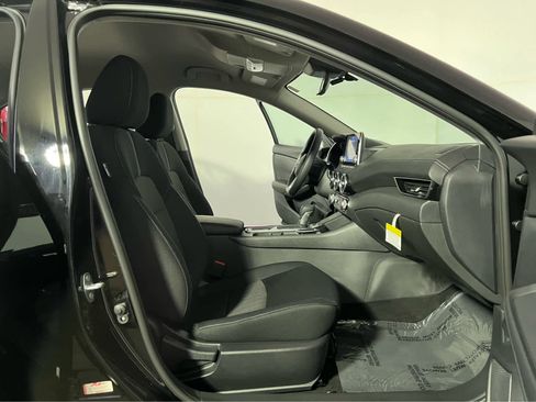 Used 2025 Nissan Sentra SV w/ Trunk Package FWD image 26