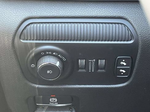 Certified 2024 Jeep Wagoneer L Series II AWD/4WD image 30