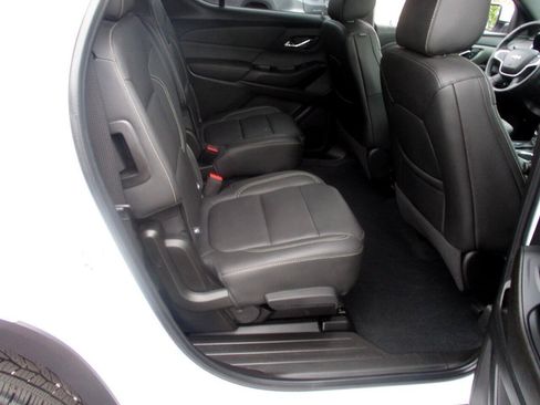 Used 2023 Chevrolet Traverse LT AWD/4WD image 13