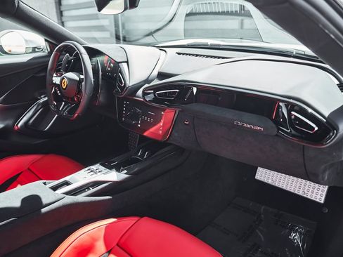 Used 2025 Ferrari 12Cilindri RWD image 36