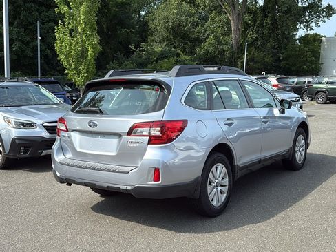 Used 2017 Subaru Outback 2.5i AWD/4WD image 5