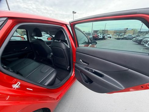 Used 2022 Hyundai Elantra Limited FWD image 27