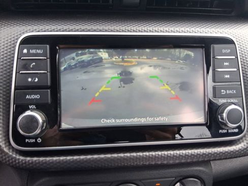 Used 2020 Nissan Kicks S image 18