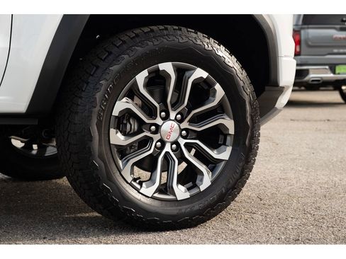 New 2026 GMC Canyon Denali image 10