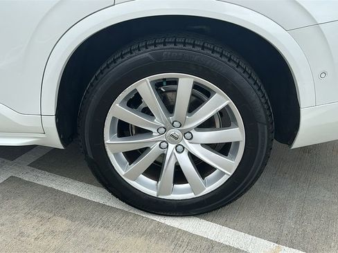 Used 2018 Volvo XC90 T6 Momentum w/ Convenience Package image 18