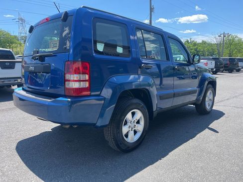 Used 2010 Jeep Liberty Sport AWD/4WD image 6