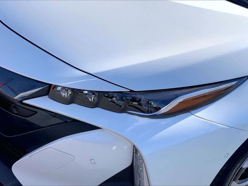 Used 2020 Toyota Prius Prime Limited image 27