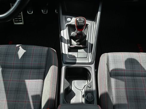 Used 2022 Volkswagen GTI SE FWD image 33