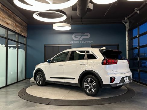 Used 2022 Kia Niro LXS image 5