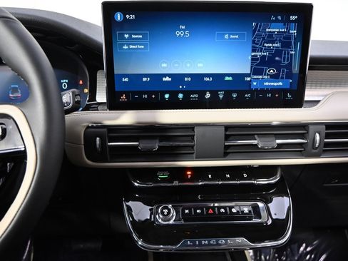 New 2026 Lincoln Corsair Premiere image 27