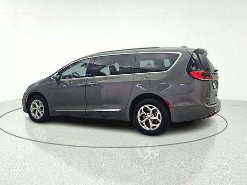 Used 2021 Chrysler Pacifica Limited w/ Premium & Safety Sphere Group AWD/4WD image 5