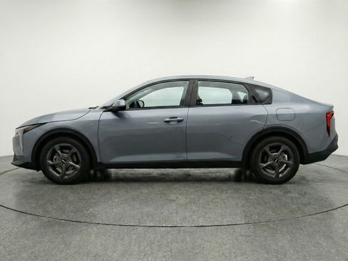 Used 2025 Kia K4 LXS image 5