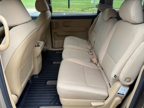 Used 2016 Kia Sedona LX FWD image 15