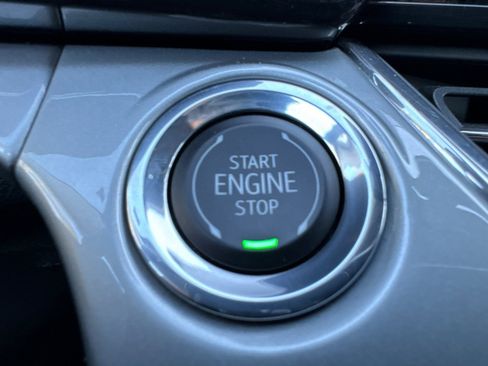 Certified 2025 Chevrolet Trax LT w/ LT Convenience Package image 23