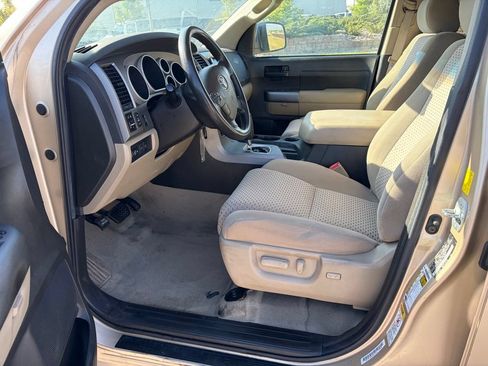 Used 2010 Toyota Tundra 4x4 Double Cab image 16