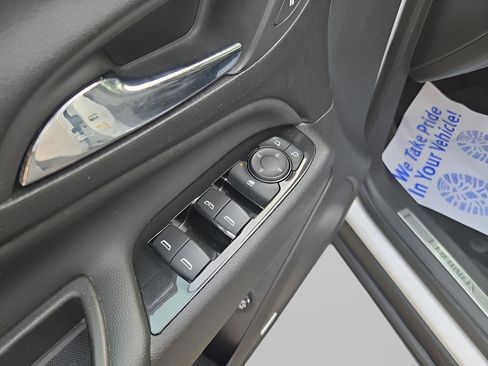 Used 2023 Chevrolet Equinox Premier AWD/4WD image 28