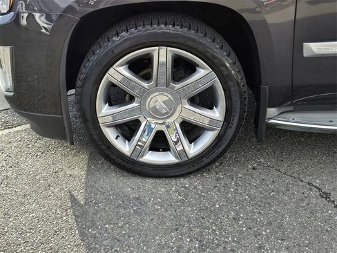 Used 2015 Cadillac Escalade ESV Luxury image 9