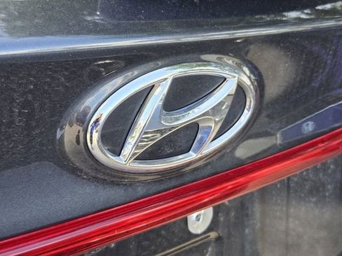 Used 2023 Hyundai Santa Fe SE image 10